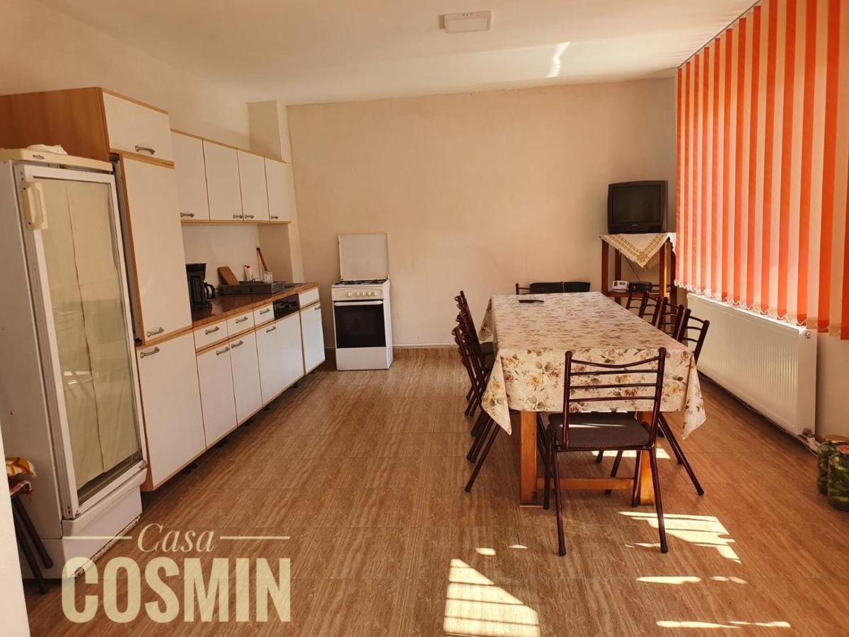Отель Casa Cosmin Cincu Экстерьер фото